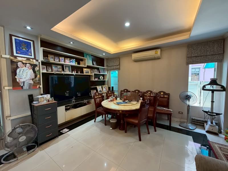 Tanapirom Srinakarin - Wongwaen, Bangkok, Srinakarin Road, Bang Chak, Phra Khanong, Bangkok, 3 Bedrooms, 157 sqm, Townhouse For Sale, by Nannapatsorn Limsiriwat, 500213925 - DDproperty.com
