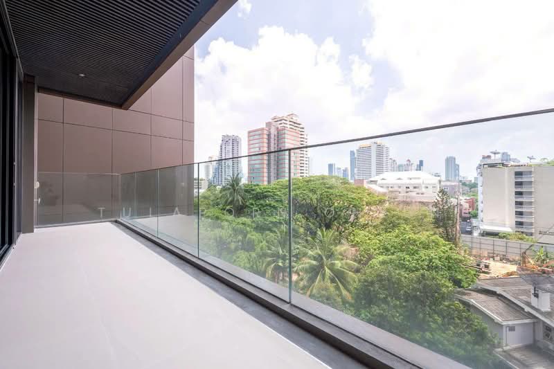 Vittorio 39, Bangkok, 8 Sukhumvit, Khlong Tan Nua, Watthana, Bangkok, 2 Bedrooms, 138 sqm, Condo For Rent, by Tulaporn Onjun, 500213945 - Spacious balcony - DDproperty.com