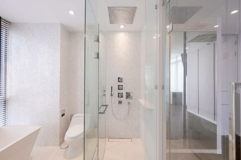 Vittorio 39, Bangkok, 8 Sukhumvit, Khlong Tan Nua, Watthana, Bangkok, 2 Bedrooms, 138 sqm, Condo For Rent, by Tulaporn Onjun, 500213945 - Rain shower - DDproperty.com