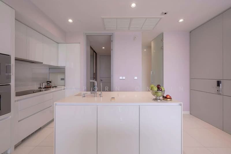 Vittorio 39, Bangkok, 8 Sukhumvit, Khlong Tan Nua, Watthana, Bangkok, 2 Bedrooms, 138 sqm, Condo For Rent, by Tulaporn Onjun, 500213945 - Kitchen area - DDproperty.com