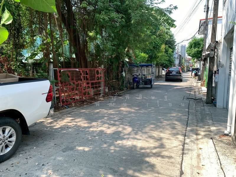 For Sale - ที่ดินเปล่า 42 ตร.ว. ที่ดินใกล้รถไฟรถไฟฟ้สายสีเหลือง เซ็นทรัลลาดพร้าว ซอยลาดพร้าว34, Bangkok