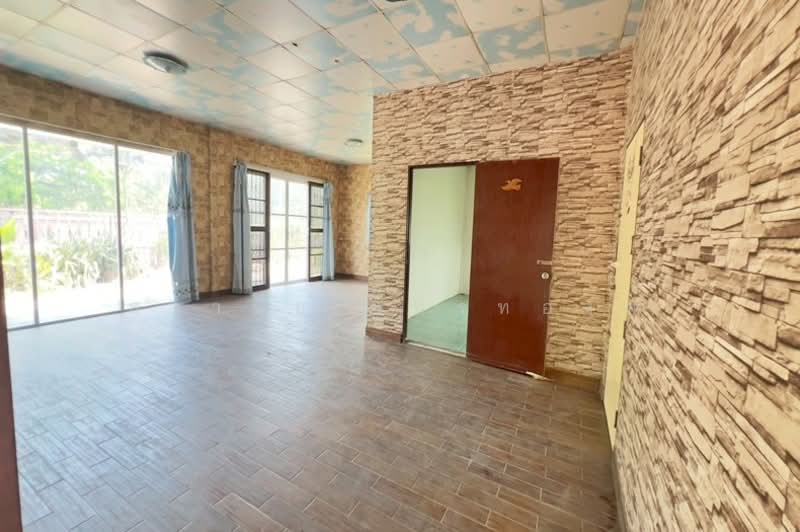 ขาย - ซอยร่วมใจสามัคคี หมู่ 5 ถนนรังสิต - นครนายก ตำบลนพรัตน์ อำเภอหนองเสือ จังหวัดปทุมธานี 12170, ปทุมธานี