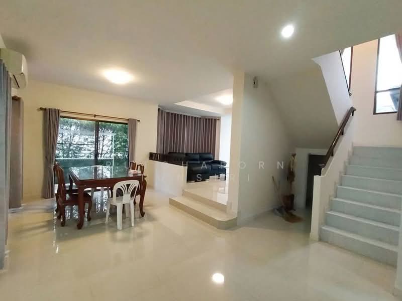 บ้านในโครงการ ให้เช่า – ใกล้กาดฝรั่ง เพียง 5 นาที ค่าเช่า 23,000 บาท / เดือน รหัสทรัพย์ : No.14H947, Chiang Mai, Ban Waen, Hang Dong, Chiang Mai, 3 Bedrooms, 180 sqm, Single Detached House For Rent, by Rutchaporn Tunsiri, 500213991 - DDproperty.com