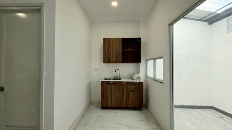 โฮมออฟฟิศ 3 ชั้น หลังมุม 19.7 ตารางวา โครงการอาร์ เค พาร์ค 2 สายไหม, Bangkok, สายไหม, Sai Mai, Sai Mai, Bangkok, 4 Bedrooms, 160 sqm, Townhouse For Sale, by คุณ พลอยวาลินน์ (วาลินน์), 500213993 - DDproperty.com