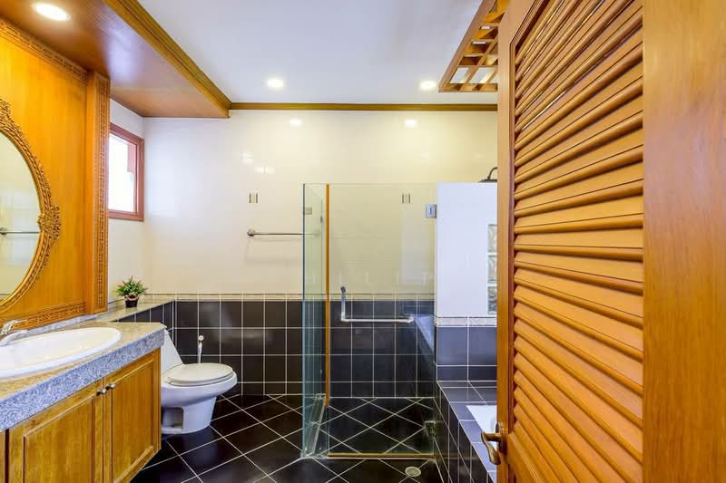 Baan Fah Rim Haad, Chon Buri (Pattaya), Pattaya City, Bang Lamung, Bang Lamung (Pattaya), Chon Buri (Pattaya), 3 Bedrooms, 350 sqm, Single Detached House For Rent, by Philip, 500213999 - DDproperty.com