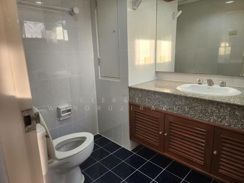 Four Wings Mansion, Bangkok, 32 Soi Sukhumvit 11, Khlongtoei Nua, Watthana, Bangkok, 3 Bedrooms, 240 sqm, Apartment For Rent, by Keerati  Wangrujirakul, 500214038 - DDproperty.com