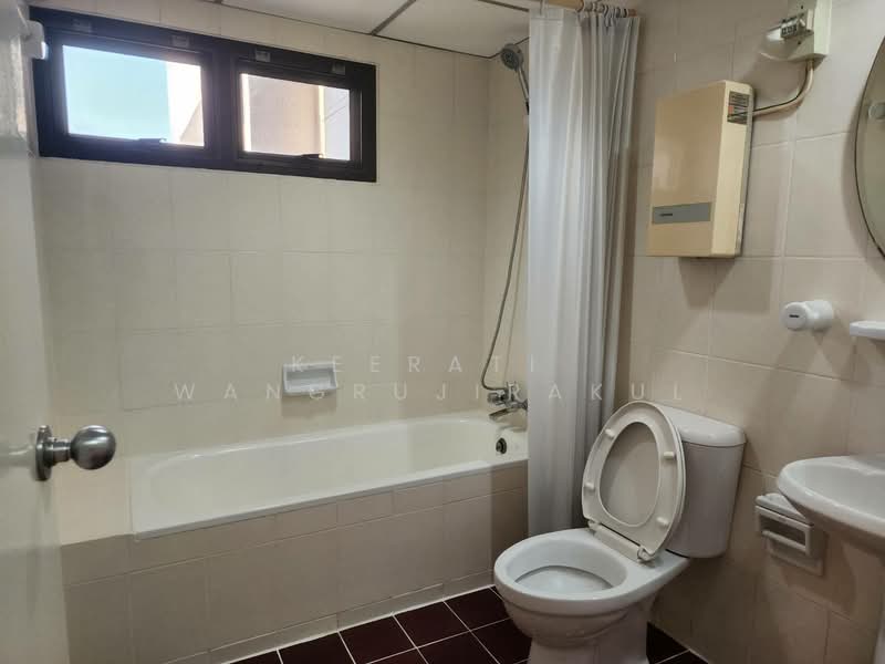 Four Wings Mansion, Bangkok, 32 Soi Sukhumvit 11, Khlongtoei Nua, Watthana, Bangkok, 3 Bedrooms, 240 sqm, Apartment For Rent, by Keerati  Wangrujirakul, 500214038 - DDproperty.com