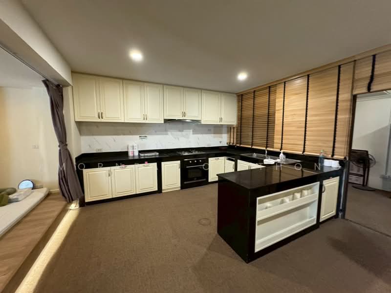 ทาวน์เฮ้าส์, กรุงเทพ, คลองตันเหนือ, วัฒนา, กรุงเทพ, 350 ตร.ม., พื้นที่ขายของ ให้เช่า, โดย Amornrat On-Thong, 500214060 - DDproperty.com