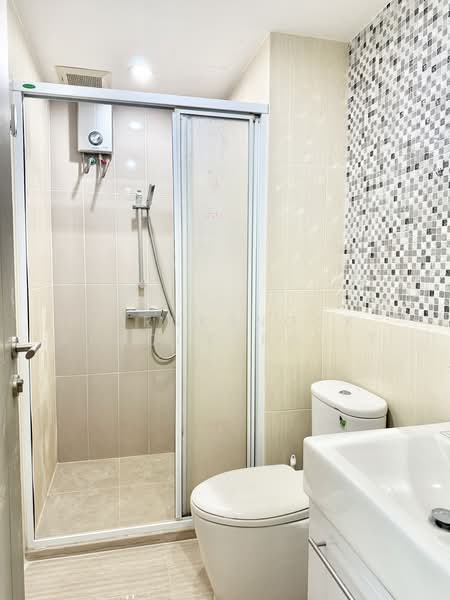 Life Ratchadapisek, Bangkok, 279 Ratchadapisaek Road, Huai Khwang, Huai Khwang, Bangkok, 2 Bedrooms, 56 sqm, Condo For Rent, by Kornkanock Kanockpradit, 500214063 - DDproperty.com