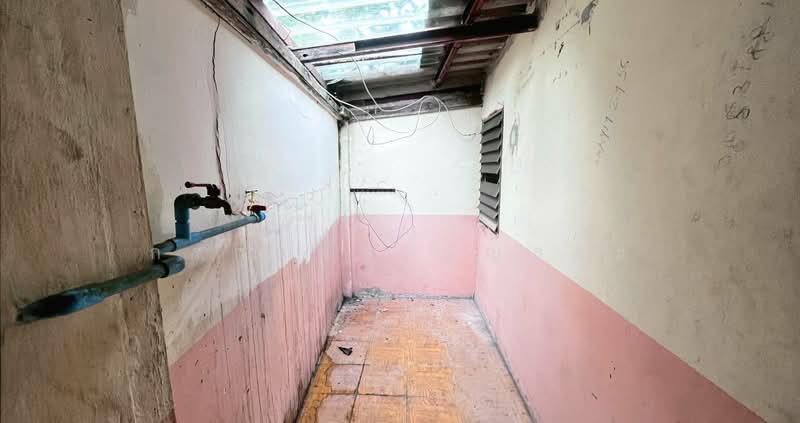 For Sale - อาคารพาณิชย์ 2 ชั้น 2 คูหาติดกัน (หลังมุม) ซอยพหลโยธิน 62, Pathum Thani