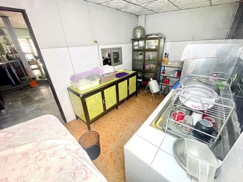 ขาย ทาวน์เฮ้าส์ 2 ชั้น หลังมุม หมู่บ้าน ธนกร ถนนจันทร์ทองเอี่ยม, Nonthaburi, Bang Rak Pattana, Bang Bua Thong, Nonthaburi, 3 Bedrooms, 90 sqm, Townhouse For Sale, by กรณวัสส์ กัณฑวัสส์วงส์, 500214246 - DDproperty.com