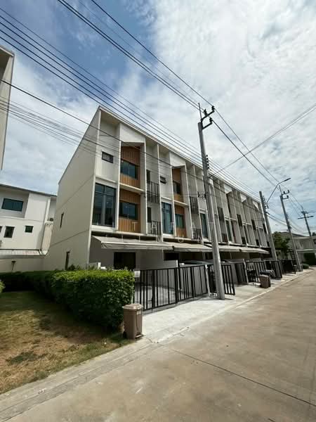 PLEX Onnut - Wongwaen : เพล็กซ์ อ่อนนุช - วงแหวน, กรุงเทพ, ถนนสุขาภิบาล 2, ดอกไม้, ประเวศ, กรุงเทพ, 75 ตร.ม., ทาวน์เฮ้าส์ ขาย, โดย Jutarat Jitmun, 500214256 - DDproperty.com