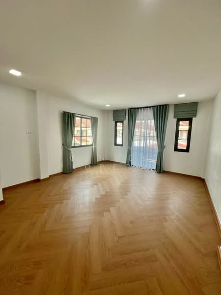 K.C. Ramintra 8, Bangkok, Hathairat Road, Sam Wa Tawan Tok, Khlong Sam Wa, Bangkok, 4 Bedrooms, 100 sqm, Townhouse For Sale, by Connex Property, 500214261 - DDproperty.com