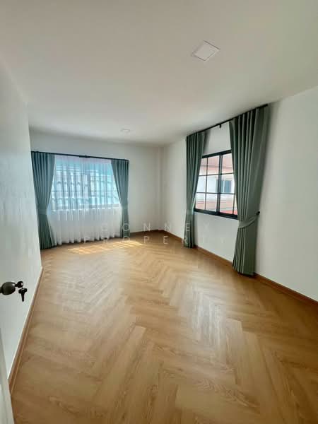 K.C. Ramintra 8, Bangkok, Hathairat Road, Sam Wa Tawan Tok, Khlong Sam Wa, Bangkok, 4 Bedrooms, 100 sqm, Townhouse For Sale, by Connex Property, 500214261 - DDproperty.com