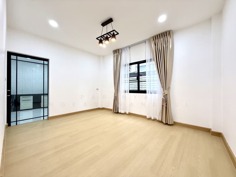 หมู่บ้านทิพธนา เพชรเกษม 55, Bangkok, Bang Khae, Bang Khae, Bangkok, 4 Bedrooms, 250 sqm, Single Detached House For Sale, by Parinya Ingkasuwanakul, 500214303 - DDproperty.com