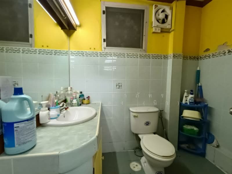 บ้านเดี่ยว 2 ชั้น 39 ตร.ว. ชุมชนฟื้นนครร่มเกล้า ระยะ4 โซน 10 ซอยเคหะร่มเกล้า31 แยก4-3, Bangkok, ถนนรามอินทรา, Khlong Song Ton Nun, Lat Krabang, Bangkok, 5 Bedrooms, 180 sqm, Single Detached House For Sale, by คุณ ณิชาภัทร พลอยแดง (นิว), 500214310 - DDproperty.com