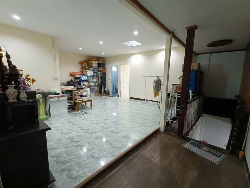 บ้านเดี่ยว 2 ชั้น 39 ตร.ว. ชุมชนฟื้นนครร่มเกล้า ระยะ4 โซน 10 ซอยเคหะร่มเกล้า31 แยก4-3, Bangkok, ถนนรามอินทรา, Khlong Song Ton Nun, Lat Krabang, Bangkok, 5 Bedrooms, 180 sqm, Single Detached House For Sale, by คุณ ณิชาภัทร พลอยแดง (นิว), 500214310 - DDproperty.com