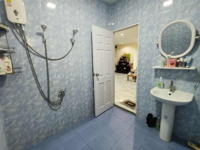 บ้านเดี่ยว 2 ชั้น 39 ตร.ว. ชุมชนฟื้นนครร่มเกล้า ระยะ4 โซน 10 ซอยเคหะร่มเกล้า31 แยก4-3, กรุงเทพ, ถนนรามอินทรา, คลองสองต้นนุ่น, ลาดกระบัง, กรุงเทพ, 180 ตร.ม., บ้านเดี่ยว ขาย, โดย คุณ ณิชาภัทร พลอยแดง (นิว), 500214310 - DDproperty.com