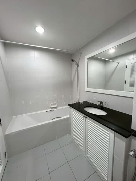 Supalai Place Sukhumvit 39, Bangkok, 175-179 Soi Sukhumvit 39 Sukhumvit Road, Khlong Tan Nua, Watthana, Bangkok, 1 Bedroom, 50 sqm, Condo For Rent, by Natrinee Aphirachatanon, 500214313 - DDproperty.com