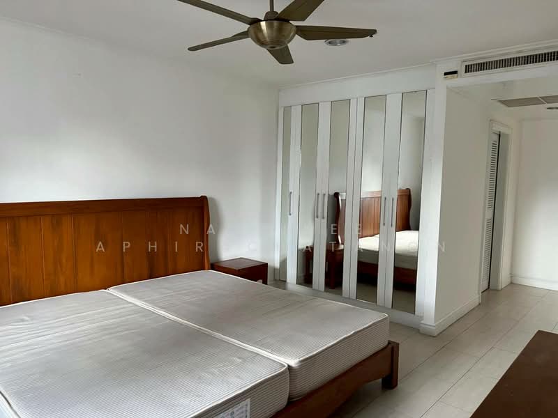 Kallista Mansion, Bangkok, 64 Soi Sukhumvit 11, Khlongtoei Nua, Watthana, Bangkok, 3 Bedrooms, 315 sqm, Condo For Rent, by Natrinee Aphirachatanon, 500214350 - DDproperty.com