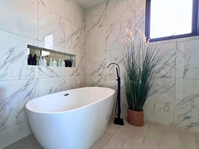 Layan Chak Nok, Chon Buri (Pattaya), Toongklom-Talman 20, Bang Lamung, Bang Lamung (Pattaya), Chon Buri (Pattaya), 3 Bedrooms, 364 sqm, Villa For Sale, by Sathida Limphasut (App), 500214400 - DDproperty.com