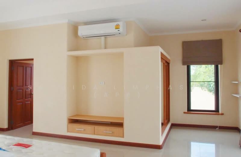 Santa Maria, Chon Buri (Pattaya), Tambon Pong, Poong, Bang Lamung (Pattaya), Chon Buri (Pattaya), 4 Bedrooms, 400 sqm, Villa For Rent, by Sathida Limphasut (App), 500214466 - DDproperty.com