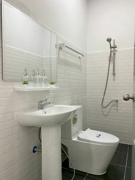 ทาวน์เฮ้าส์ 2 ชั้น ตรงข้ามกองสลาก เนื้อที่ 20 ตารางวา 3 ห้องนอน ซอยรณสิทธิพิชัย 13 จ.นนทบุรี, Nonthaburi, Tha-Sai, Muang Nonthaburi, Nonthaburi, 2 Bedrooms, 80 sqm, Townhouse For Sale, by สรภพ ยอดไชย (สีฝุ่น), 500214521 - DDproperty.com