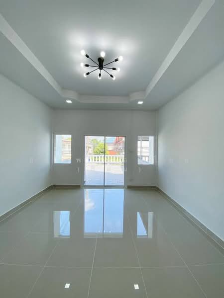 ทาวน์เฮ้าส์ 2 ชั้น ตรงข้ามกองสลาก เนื้อที่ 20 ตารางวา 3 ห้องนอน ซอยรณสิทธิพิชัย 13 จ.นนทบุรี, นนทบุรี, ท่าทราย, เมืองนนทบุรี, นนทบุรี, 80 ตร.ม., ทาวน์เฮ้าส์ ขาย, โดย สรภพ ยอดไชย (สีฝุ่น), 500214521 - DDproperty.com