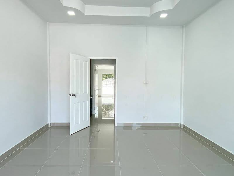 ทาวน์เฮ้าส์ 2 ชั้น ตรงข้ามกองสลาก เนื้อที่ 20 ตารางวา 3 ห้องนอน ซอยรณสิทธิพิชัย 13 จ.นนทบุรี, นนทบุรี, ท่าทราย, เมืองนนทบุรี, นนทบุรี, 80 ตร.ม., ทาวน์เฮ้าส์ ขาย, โดย สรภพ ยอดไชย (สีฝุ่น), 500214521 - DDproperty.com