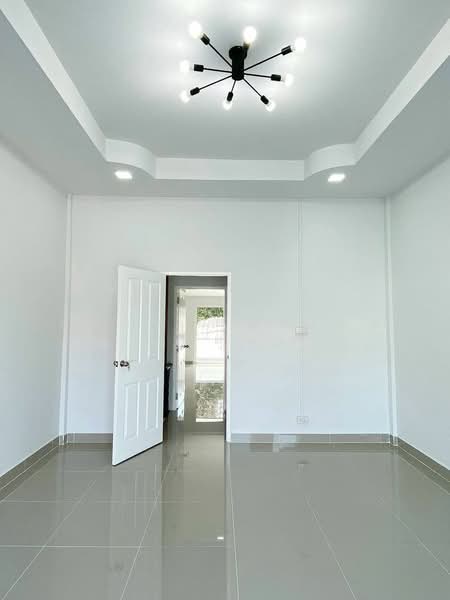 ทาวน์เฮ้าส์ 2 ชั้น ตรงข้ามกองสลาก เนื้อที่ 20 ตารางวา 3 ห้องนอน ซอยรณสิทธิพิชัย 13 จ.นนทบุรี, นนทบุรี, ท่าทราย, เมืองนนทบุรี, นนทบุรี, 80 ตร.ม., ทาวน์เฮ้าส์ ขาย, โดย สรภพ ยอดไชย (สีฝุ่น), 500214521 - DDproperty.com