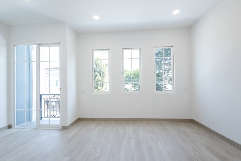 Golden Town Bangna-Suanluang, Bangkok, Kanchanapisek Road, Dok Mai, Prawet, Bangkok, 4 Bedrooms, 113 sqm, Townhouse For Sale, by Tharnavee Tharnasetthadakul, 500214528 - DDproperty.com