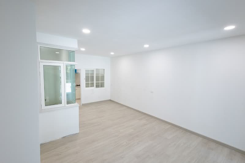 Golden Town Bangna-Suanluang, Bangkok, Kanchanapisek Road, Dok Mai, Prawet, Bangkok, 4 Bedrooms, 113 sqm, Townhouse For Sale, by Tharnavee Tharnasetthadakul, 500214528 - DDproperty.com