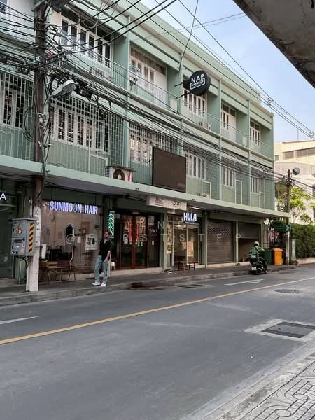 โกดัง + ออฟฟิศ 600 ตารางเมตร ใจกลางสุขุมวิท 36 ใกล้ Thonglor, กรุงเทพ, พระโขนง, คลองเตย, กรุงเทพ, 600 ตร.ม., ตึกแถว-อาคารพาณิชย์ ให้เช่า, โดย LINE @firststep, 500214538 - DDproperty.com