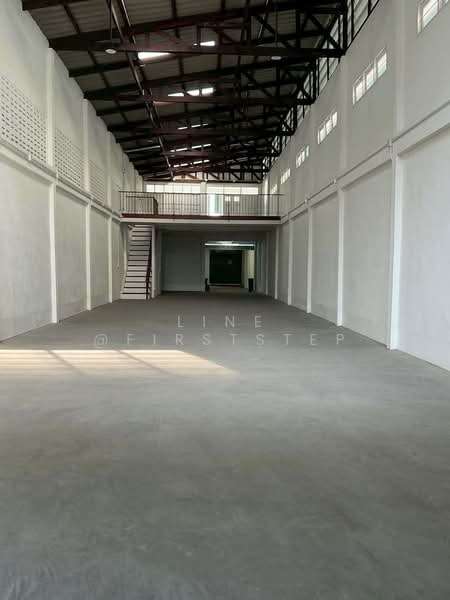 Warehouse + Office 600 square meters Sukhumvit 36, Near Thonglor, Bangkok, Phra Kanong, Khlong Toei, Bangkok, , 600 sqm, Shophouse For Rent, by LINE @firststep, 500214538 - DDproperty.com