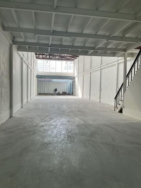 Warehouse + Office 600 square meters Sukhumvit 36, Near Thonglor, Bangkok, Phra Kanong, Khlong Toei, Bangkok, , 600 sqm, Shophouse For Rent, by LINE @firststep, 500214538 - DDproperty.com