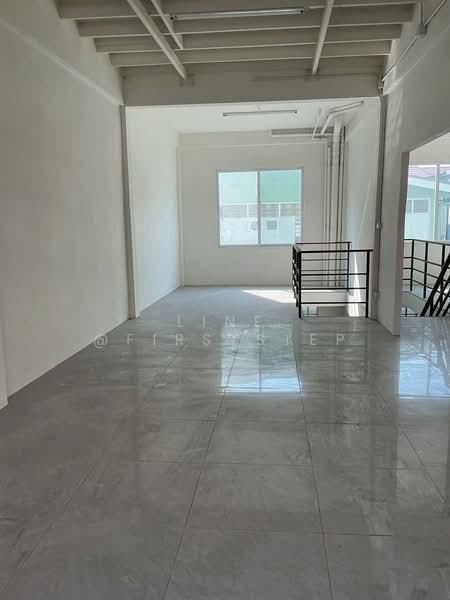 โกดัง + ออฟฟิศ 600 ตารางเมตร ใจกลางสุขุมวิท 36 ใกล้ Thonglor, กรุงเทพ, พระโขนง, คลองเตย, กรุงเทพ, 600 ตร.ม., ตึกแถว-อาคารพาณิชย์ ให้เช่า, โดย LINE @firststep, 500214538 - DDproperty.com