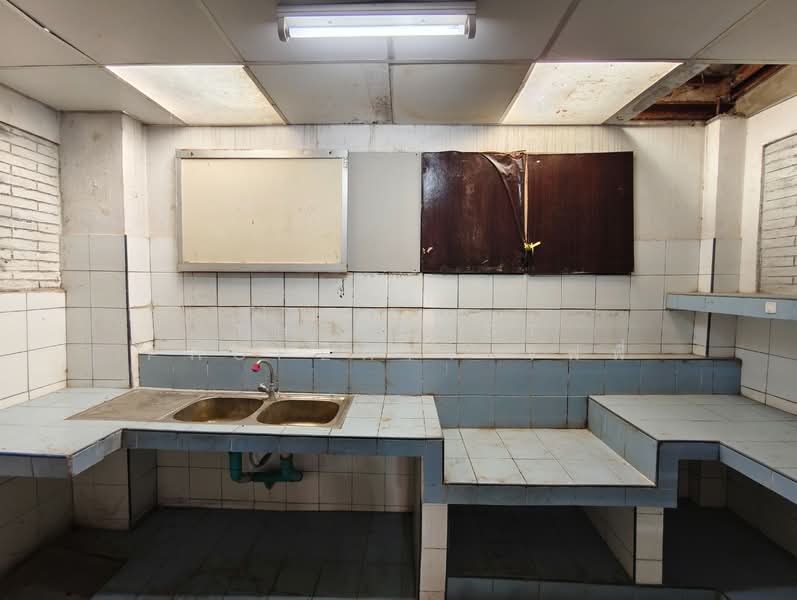 ขาย - บุศรินทร์ ปิ่นเกล้า - พุทธมณฑลสาย 4, นครปฐม