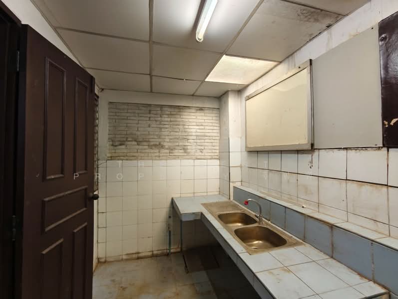 ขาย - บุศรินทร์ ปิ่นเกล้า - พุทธมณฑลสาย 4, นครปฐม