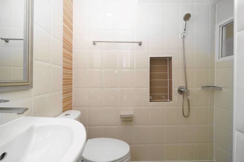 Golden Town 2 Onnut-Pattanakarn, Bangkok, 189 Soi On Nut 65 Yaek 14, Prawet, Prawet, Bangkok, 3 Bedrooms, 113 sqm, Townhouse For Sale, by Tharnavee Tharnasetthadakul, 500214730 - DDproperty.com