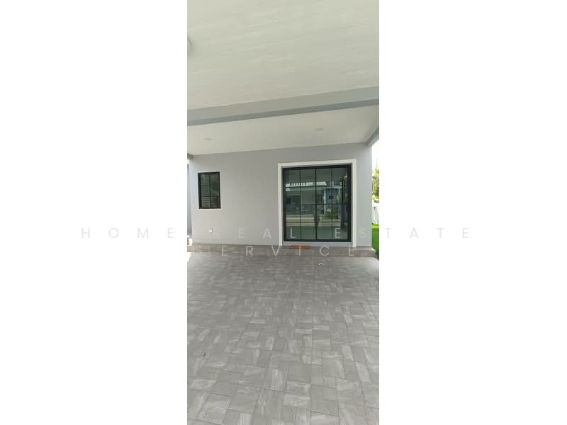 Maneerin Village Laemchabang - Banglamung, Chon Buri (Pattaya), Bang Lamung, Bang Lamung (Pattaya), Chon Buri (Pattaya), 4 Bedrooms, 200 sqm, Semi-Detached House (Twin House) For Sale, by HOME Real Estate Service, 500214764 - DDproperty.com