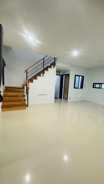 Maneerin Village Laemchabang - Banglamung, Chon Buri (Pattaya), Bang Lamung, Bang Lamung (Pattaya), Chon Buri (Pattaya), 4 Bedrooms, 200 sqm, Semi-Detached House (Twin House) For Sale, by HOME Real Estate Service, 500214764 - DDproperty.com
