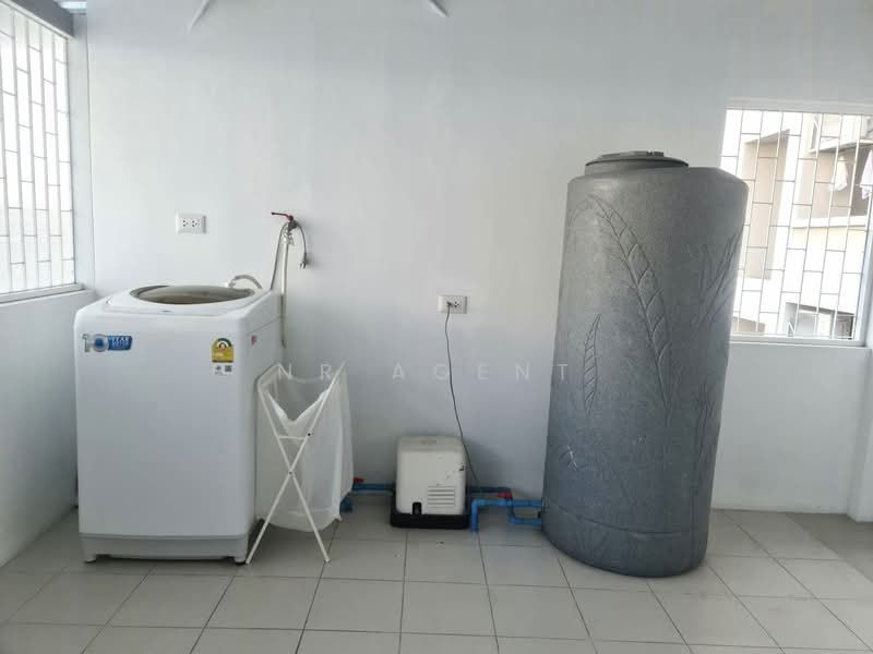 2-story Townhouse Soi Siri phot, Sukhumvit 81, Bangkok, Bang Chak, Phra Khanong, Bangkok, 2 Bedrooms, 140 sqm, Townhouse For Rent, by NR AGENT, 500214789 - DDproperty.com