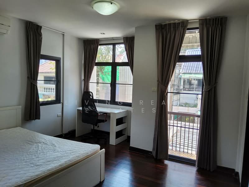 Prommitr Villa, Bangkok, Soi Prommitr, Khlong Tan Nua, Watthana, Bangkok, 3 Bedrooms, 176 sqm, Single Detached House For Rent, by Living Real Estates, 500214812 - DDproperty.com