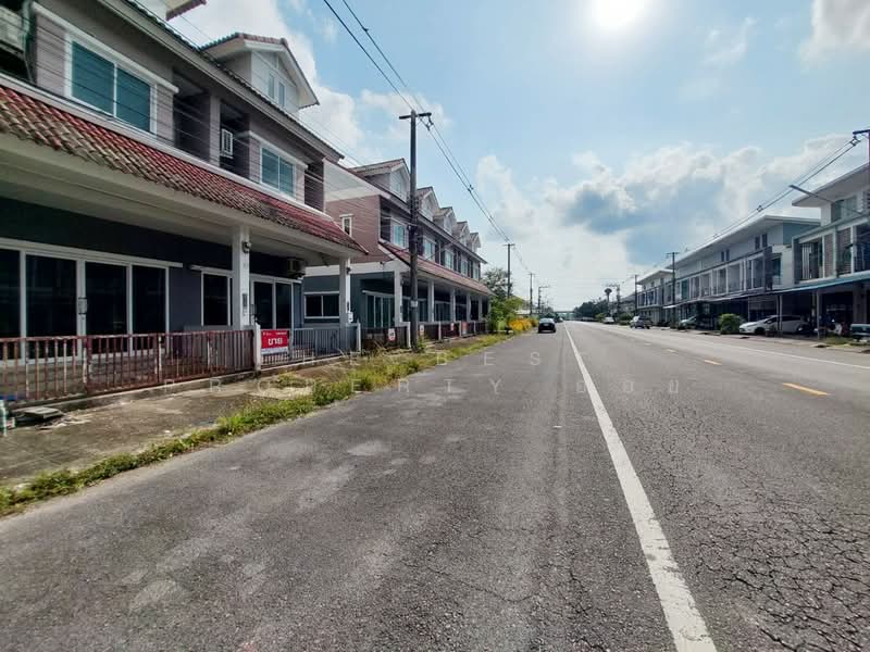 หมู่บ้านพีแลนด์ ปากพูน-อ้อมค่าย, Nakhon Si Thammarat, Pak Phun, Muang Nakhon Sri Thammarat, Nakhon Si Thammarat, 2 Bedrooms, 134 sqm, Townhouse For Sale, by The Best Property อ้อย, 500214817 - DDproperty.com