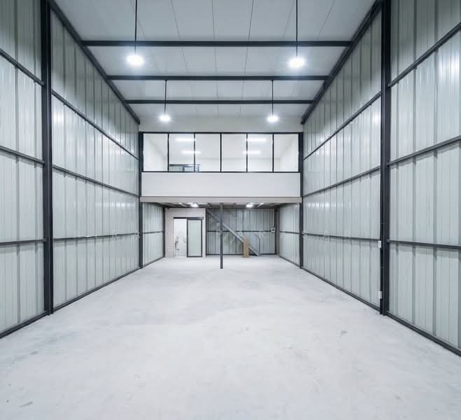 โกดัง สร้างใหม่ สามารถทำ ออฟฟิศ ร้านค้าให้เช่า ใกล้ สนามบินสุวรรณภูมิ ติดถนนใหญ่กิ่งแก้ว, Samut Prakan, Rachathewa, Bang Plee, Samut Prakan, , 94 sqm, Warehouse/Factory For Rent, by Airada Parasarn, 500214847 - DDproperty.com