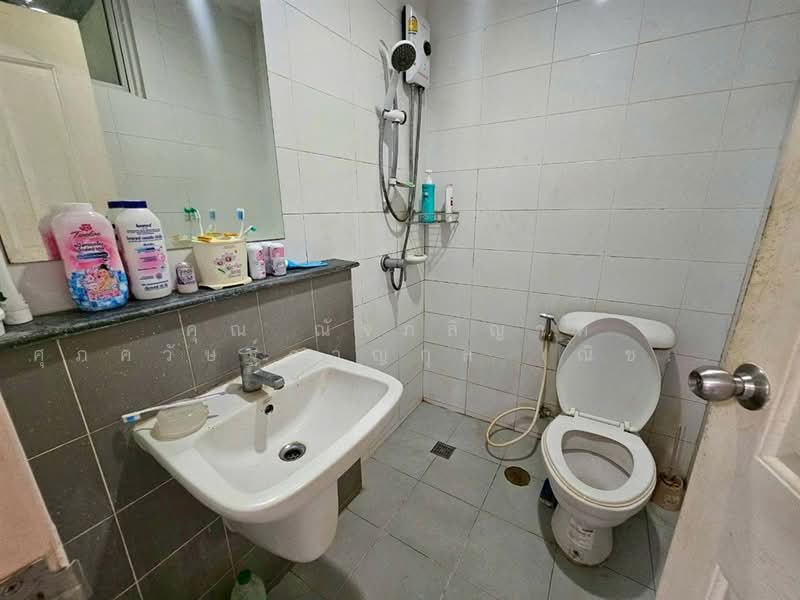 The Colors Don Mueang-Song Prapha : เดอะ คัลเลอร์ส ดอนเมือง-สรงประภา, ปทุมธานี, ถนนสรงประภา, หลักหก, เมืองปทุมธานี, ปทุมธานี, 160 ตร.ม., ทาวน์เฮ้าส์ ขาย, โดย คุณ ณัจภสิญาค์ ศุภควัษฐ์กาญกุล (ณิชชา), 500214888 - DDproperty.com