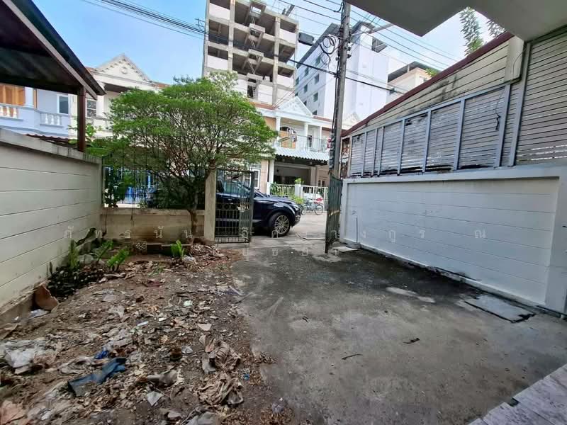 หมู่บ้านขวัญโดมวิลล่า ถนนพหลโยธินต.คลองหนึ่ง อ.คลองหลวง จ.ปทุมธานี, Pathum Thani, พหลโยธิน, Khlong Nung, Khlong Luang, Pathum Thani, 2 Bedrooms, 75 sqm, Townhouse For Sale, by ภัทรนัน อิศรางกูร ณ อยุธยา, 500214932 - DDproperty.com