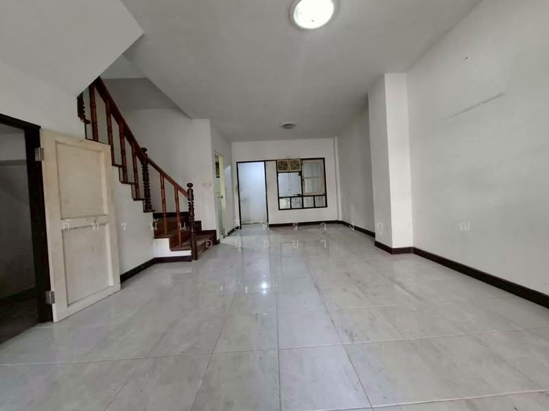 หมู่บ้านขวัญโดมวิลล่า ถนนพหลโยธินต.คลองหนึ่ง อ.คลองหลวง จ.ปทุมธานี, Pathum Thani, พหลโยธิน, Khlong Nung, Khlong Luang, Pathum Thani, 2 Bedrooms, 75 sqm, Townhouse For Sale, by ภัทรนัน อิศรางกูร ณ อยุธยา, 500214932 - DDproperty.com