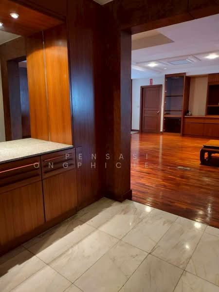President Park Sukhumvit 24, Bangkok, 99 Sukhumvit 24 Alley, Khlongtoei Nua, Watthana, Bangkok, 3 Bedrooms, 260 sqm, Condo For Rent, by Pensasi Ongphichetmetha, 500214946 - DDproperty.com