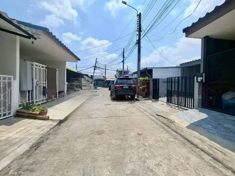 For Sale - บ้านเคหะร่มเกล้า ซอยเคหะร่มเกล้า 25 แยก 3 ถนนเคหะร่มเกล้า แขวงคลองสองต้นนุ่น เขตลาดกระบัง กรุงเท, Bangkok